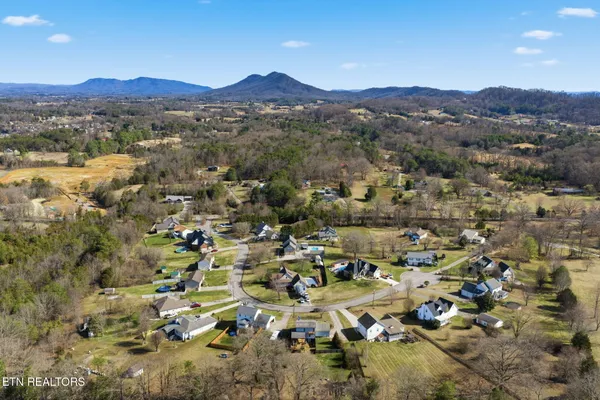 $399,900 | 7123 Windwhisper Boulevard, Knoxville, TN 37924
