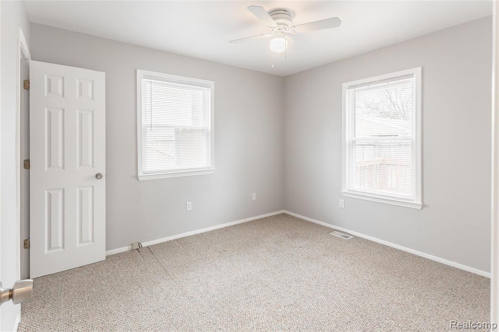 19450 Inkster Road Redford, MI 48240 - Photo 14 of 26