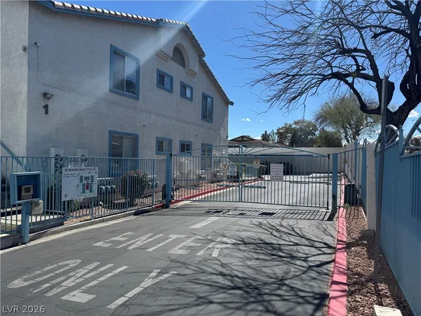 $1,295 | 4960 Harrison Drive, Unit 223, Las Vegas, NV 89120