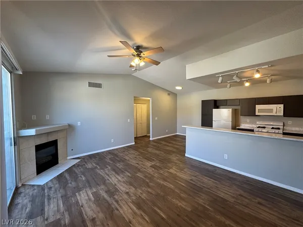 $1,295 | 4960 Harrison Drive, Unit 223, Las Vegas, NV 89120