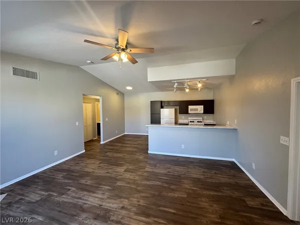 $1,295 | 4960 Harrison Drive, Unit 223, Las Vegas, NV 89120