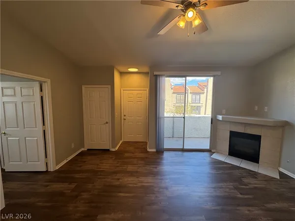 $1,295 | 4960 Harrison Drive, Unit 223, Las Vegas, NV 89120