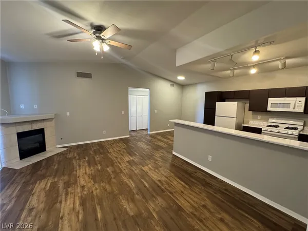 $1,295 | 4960 Harrison Drive, Unit 223, Las Vegas, NV 89120