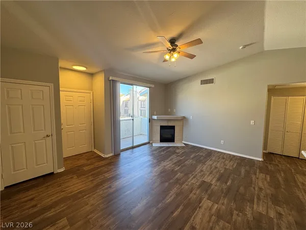 $1,295 | 4960 Harrison Drive, Unit 223, Las Vegas, NV 89120