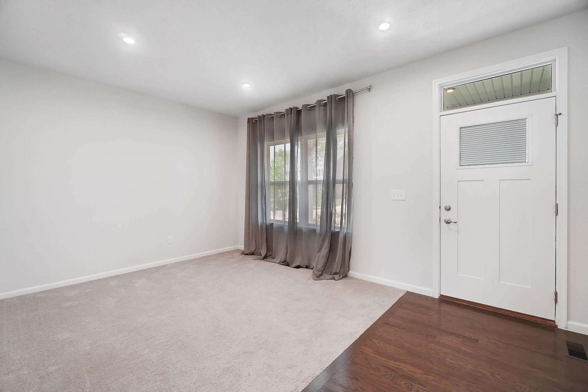 1761 Wandering Stream Way Dayton, OH 45458 - Photo 4 of 45 Gallery Image 4