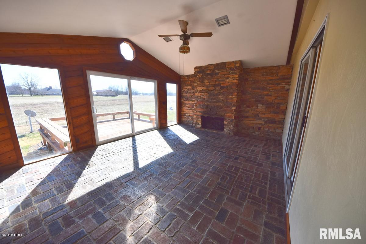 17197 Freeman Spur Road Herrin, IL 62948 - Photo 12 of 26 Gallery Image 12