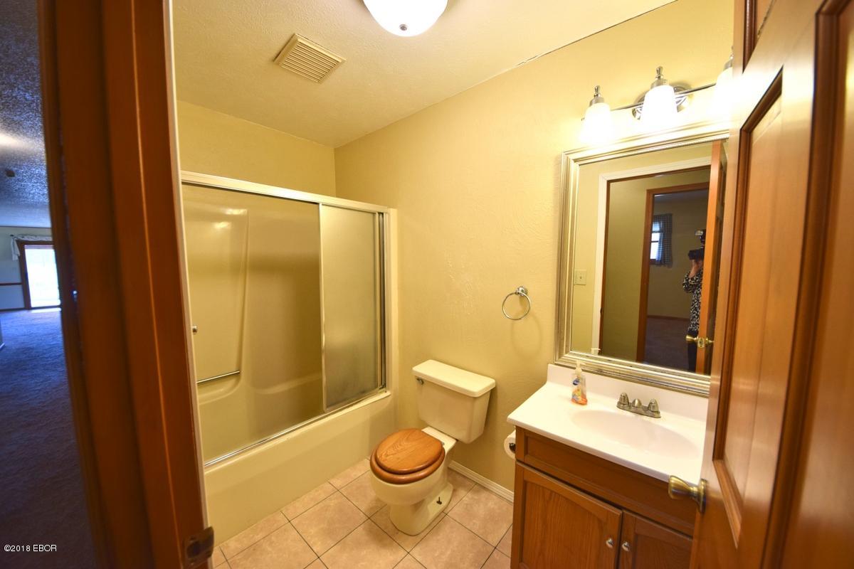 17197 Freeman Spur Road Herrin, IL 62948 - Photo 15 of 26 Gallery Image 15