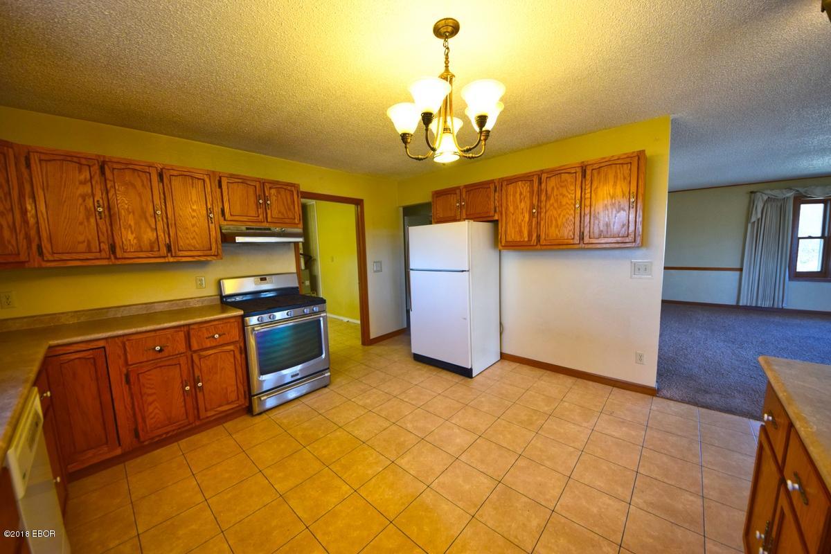 17197 Freeman Spur Road Herrin, IL 62948 - Photo 17 of 26 Gallery Image 17