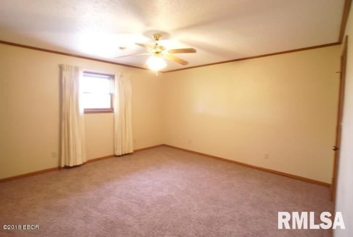 17197 Freeman Spur Road Herrin, IL 62948 - Photo 6 of 26 Gallery Image 6