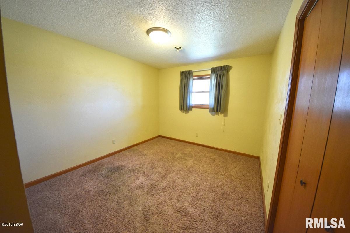 17197 Freeman Spur Road Herrin, IL 62948 - Photo 8 of 26 Gallery Image 8