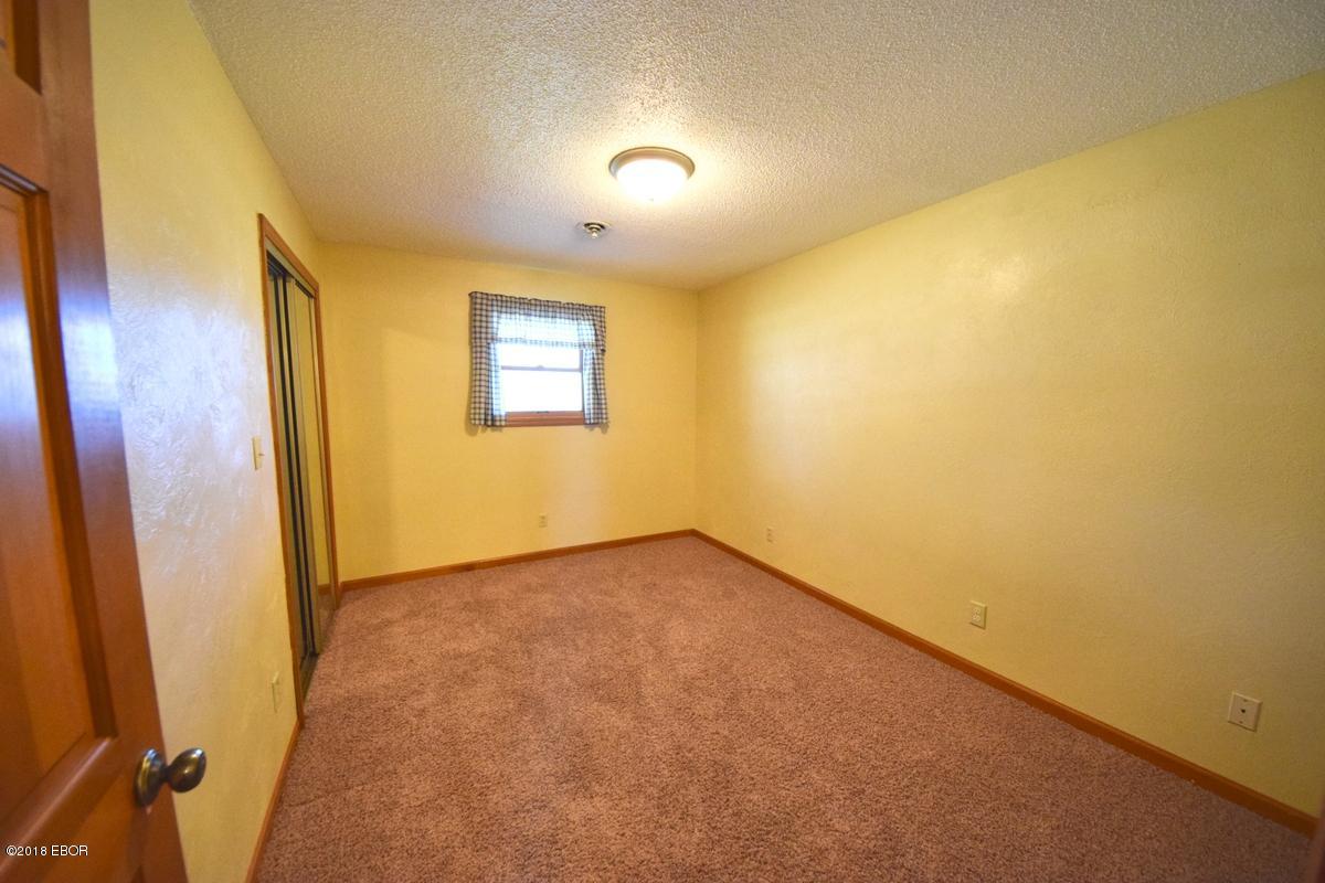 17197 Freeman Spur Road Herrin, IL 62948 - Photo 9 of 26 Gallery Image 9