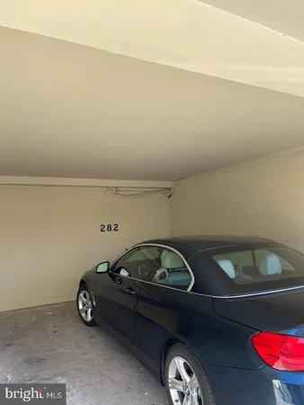$2,100 | 8407 Orinda Court, Unit 282, Alexandria, VA 22309