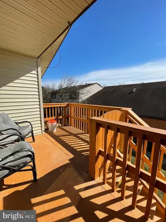 $2,100 | 8407 Orinda Court, Unit 282, Alexandria, VA 22309