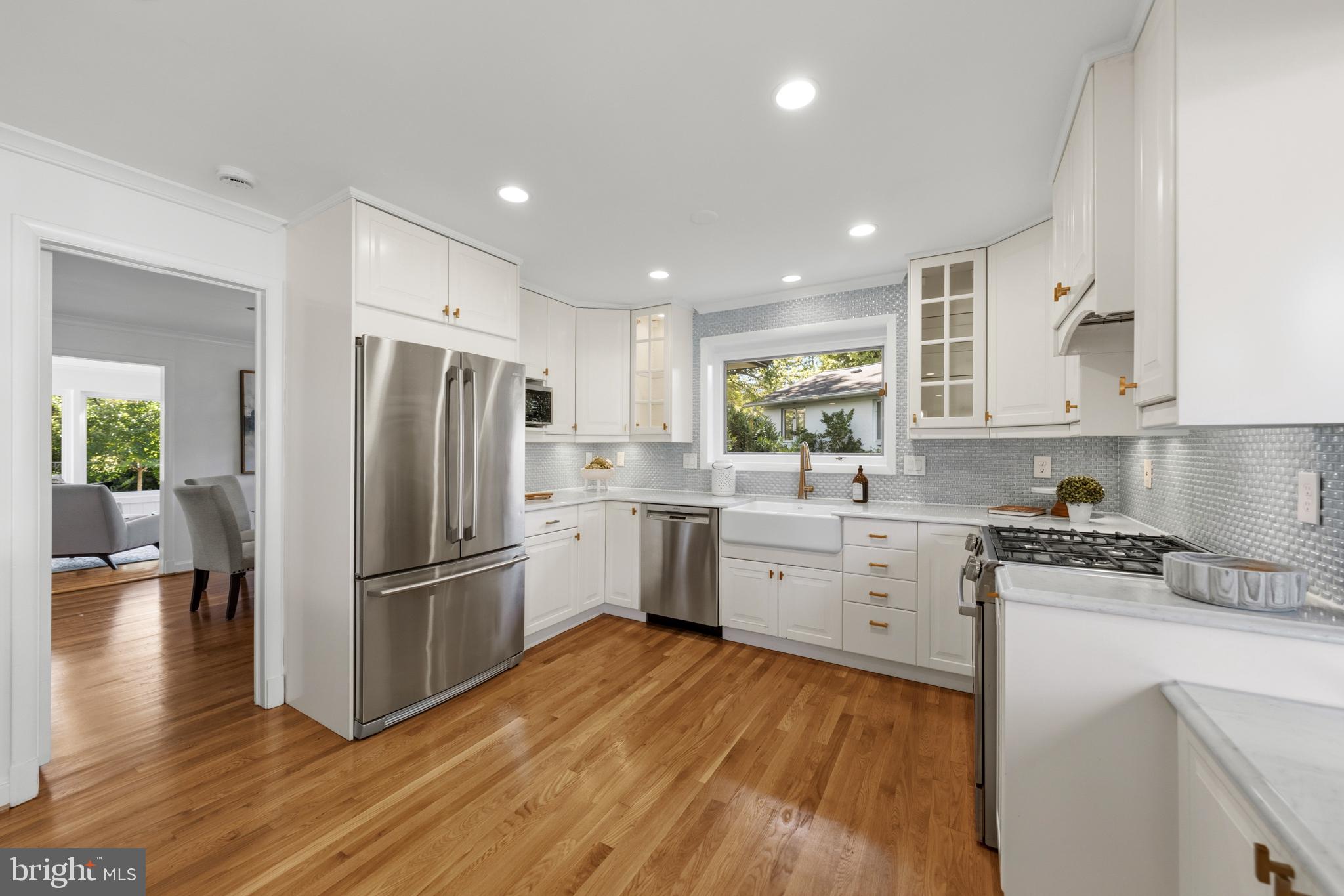 5612 Bent Branch Road Bethesda, MD 20816 - Photo 10 of 60 Stainless steel appliances