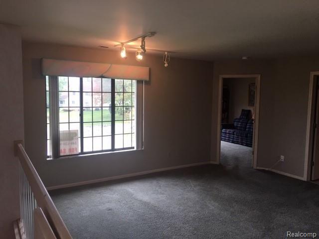 1576 Meadowside Drive Rochester Hills, MI 48307 - Photo 4 of 21