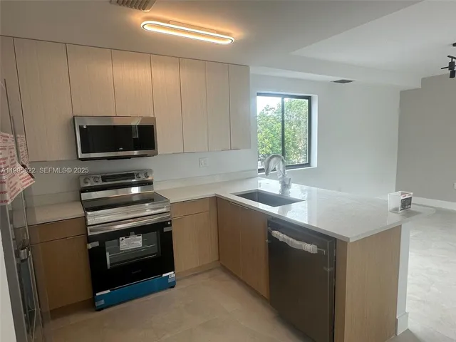 $3,370 | 5423 Northeast Miami Court, Unit 7, Miami, FL 33137