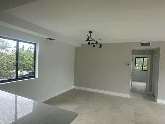 $3,370 | 5423 Northeast Miami Court, Unit 7, Miami, FL 33137