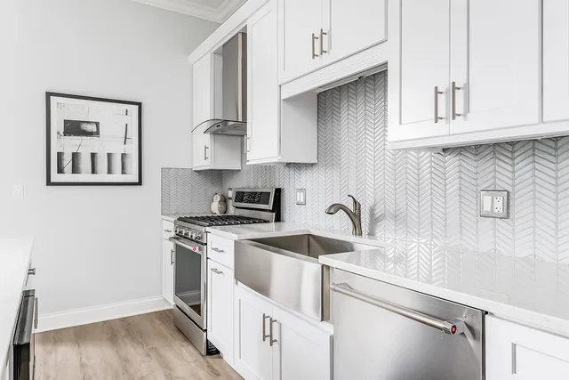 $2,895 | 7652 Madison Street, Unit 201, Forest Park, IL 60130