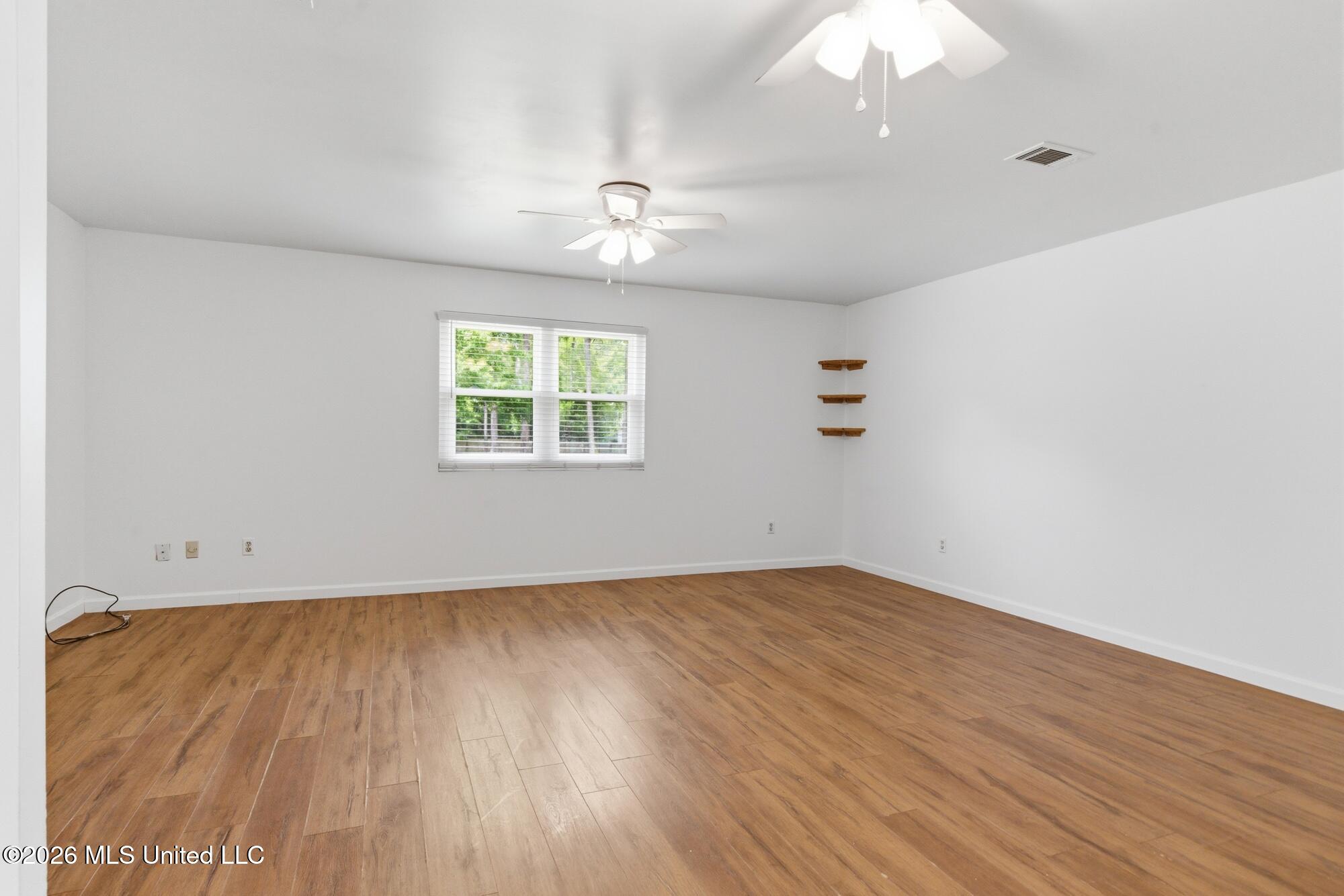 1908 Laurelglen Road Gautier, MS 39553 - Photo 4 of 38 Living Room