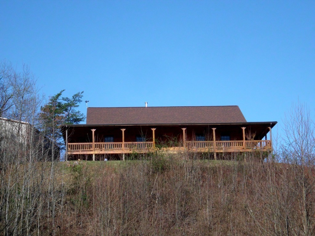 1748 Rafter Road Tellico Plains, TN 37385 - Photo 4 of 48 Gallery Image 4