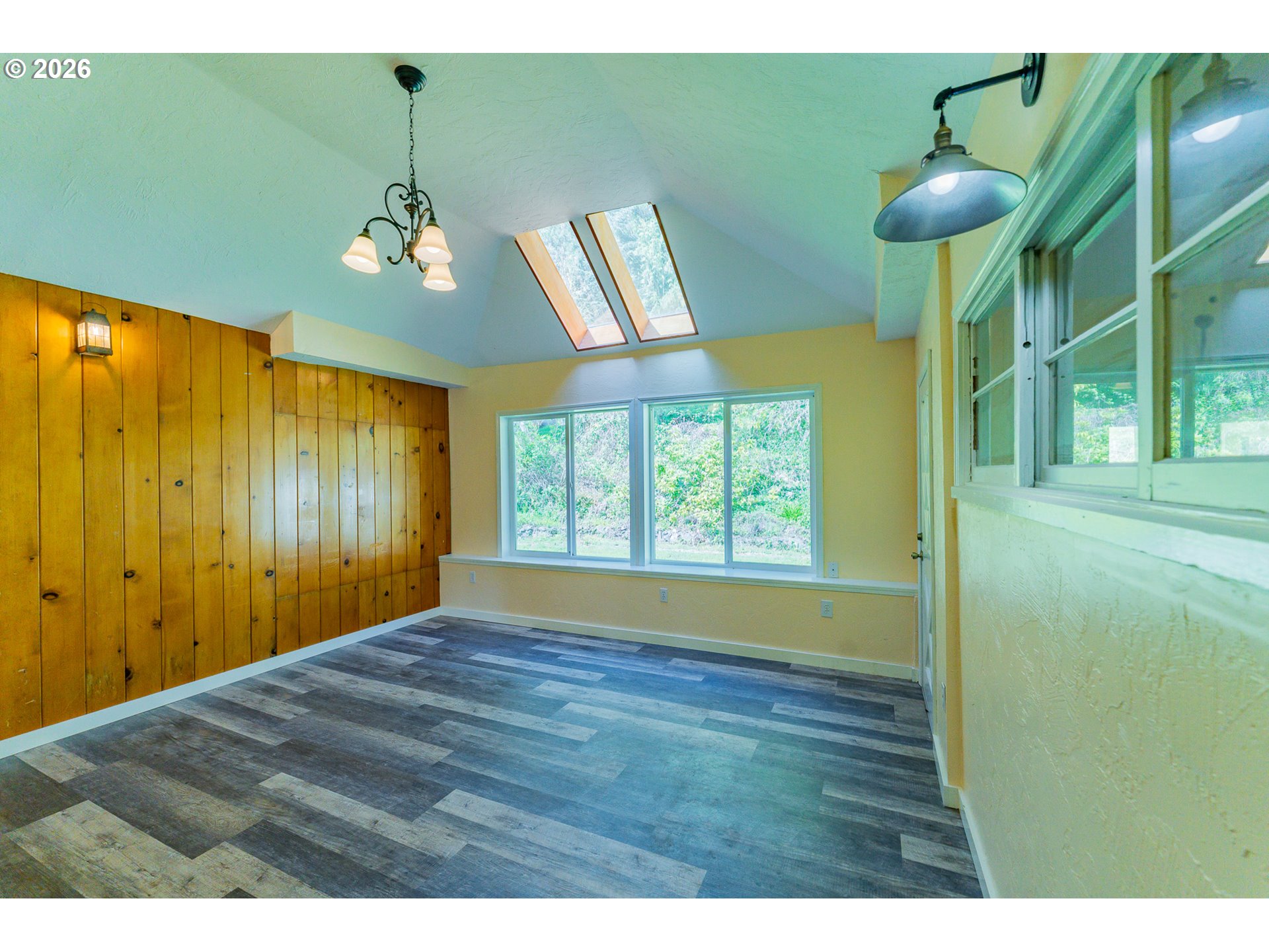 35271 McKenzie View Drive Springfield, OR 97478 - Photo 10 of 20