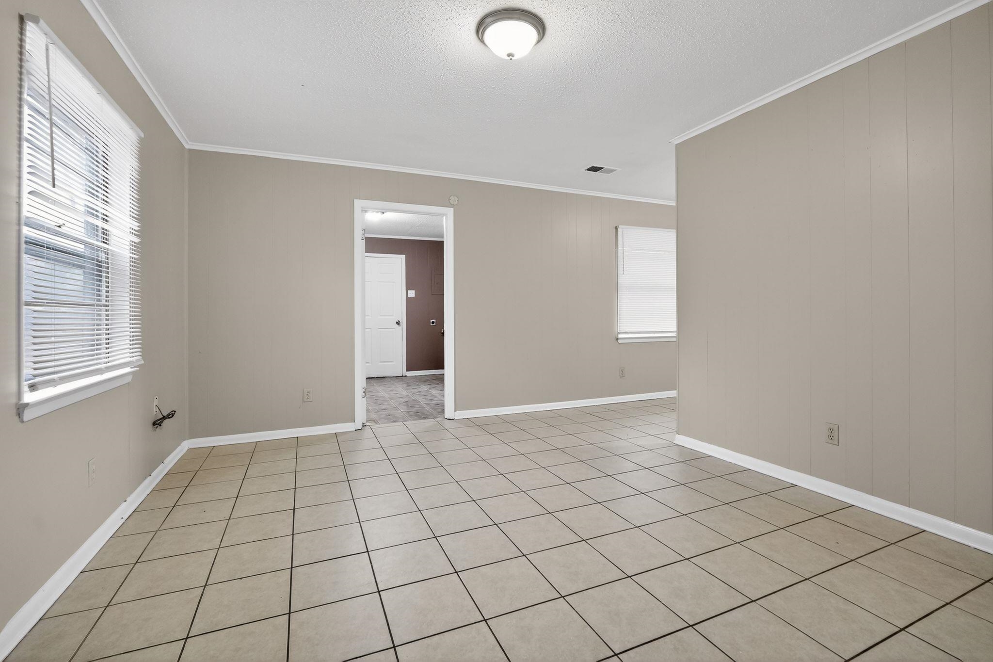4566 Weaver Road Memphis, TN 38109 - Photo 9 of 32