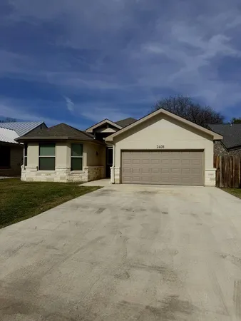$3,200 | 2408 Birkdale Lane, Kerrville, TX 78028