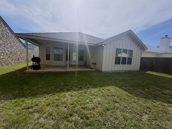 $3,200 | 2408 Birkdale Lane, Kerrville, TX 78028