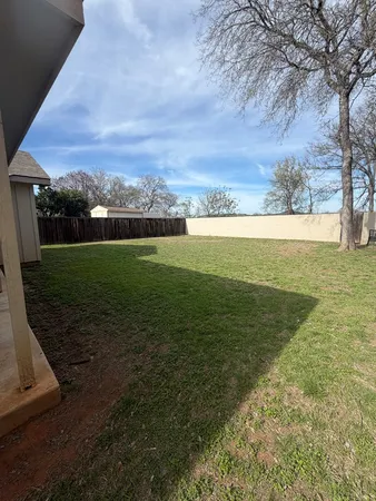 $3,200 | 2408 Birkdale Lane, Kerrville, TX 78028