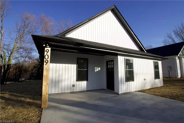 $226,500 | 909 Sharon Street, High Point, NC 27260