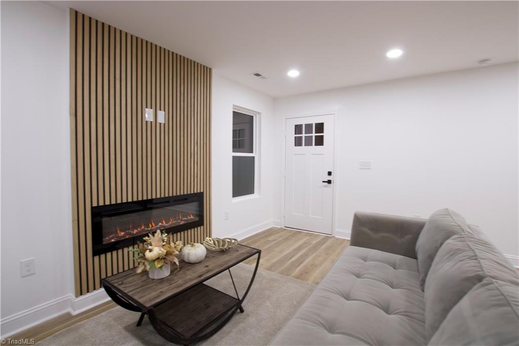 909 Sharon Street High Point, NC 27260 - Photo 8 of 18