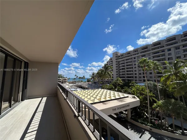 $6,850 | 251 Crandon Boulevard, Unit 424, Key Biscayne, FL 33149