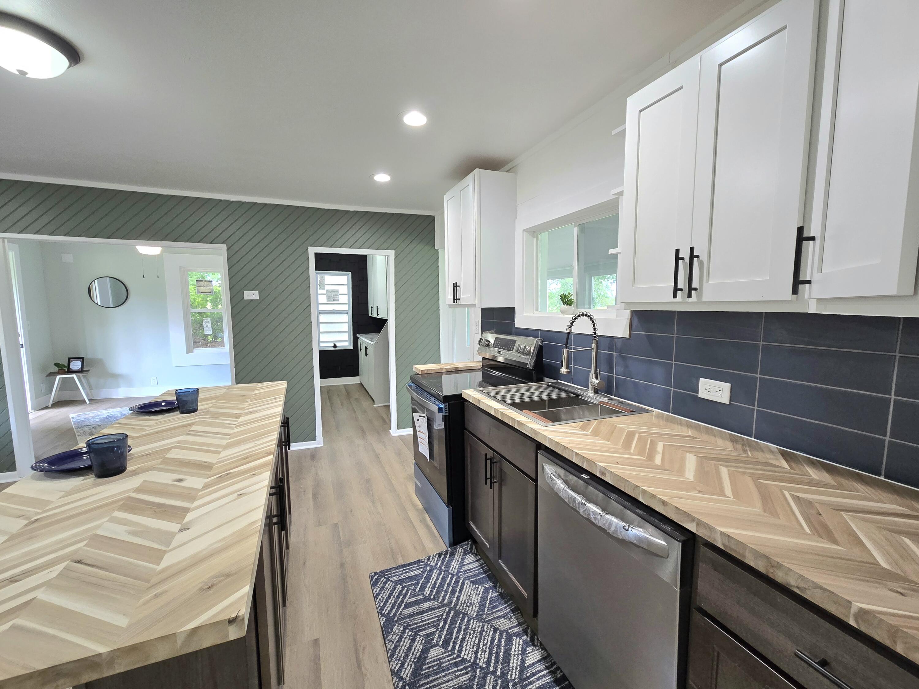6167 East Becht Road Coloma, MI 49038 - Photo 11 of 32 Kitchen