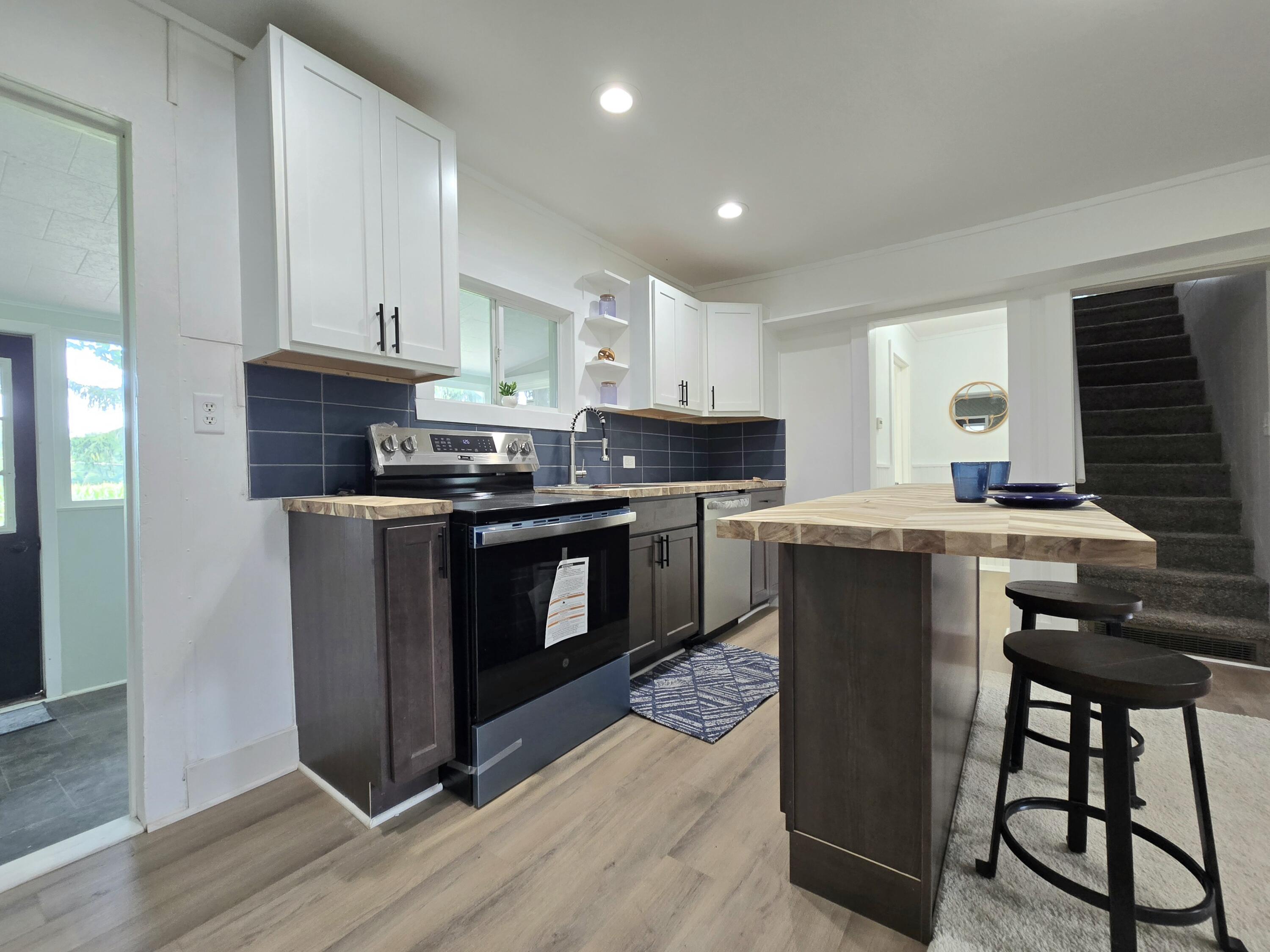 6167 East Becht Road Coloma, MI 49038 - Photo 12 of 32 Kitchen