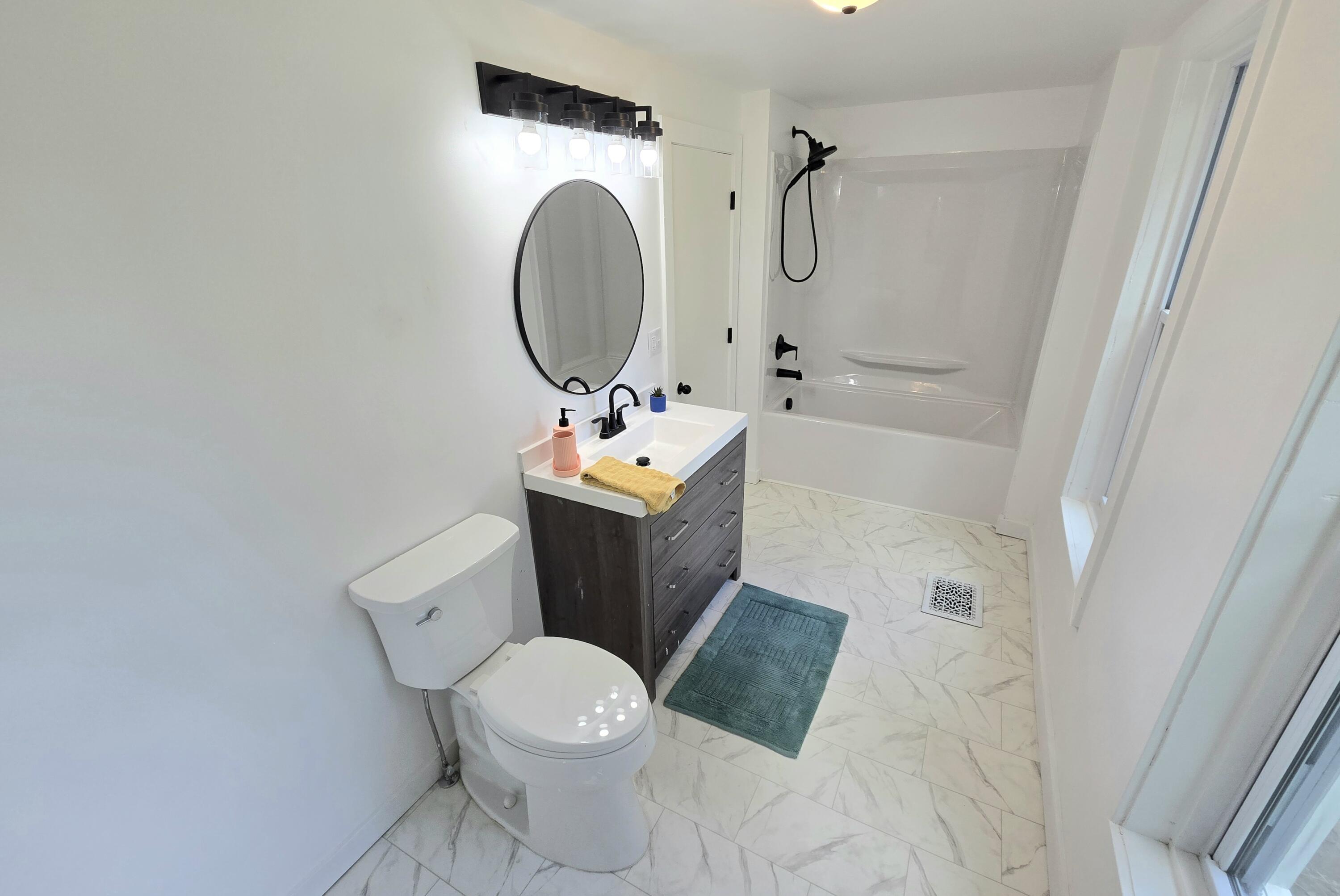 6167 East Becht Road Coloma, MI 49038 - Photo 16 of 32 Main Level Bath
