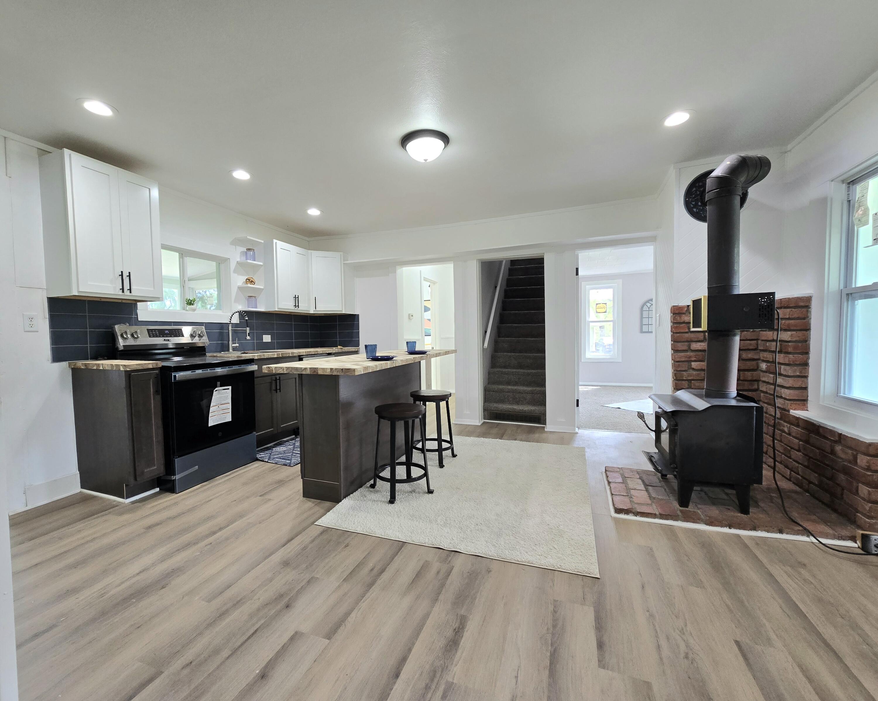 6167 East Becht Road Coloma, MI 49038 - Photo 9 of 32 Kitchen-Dining