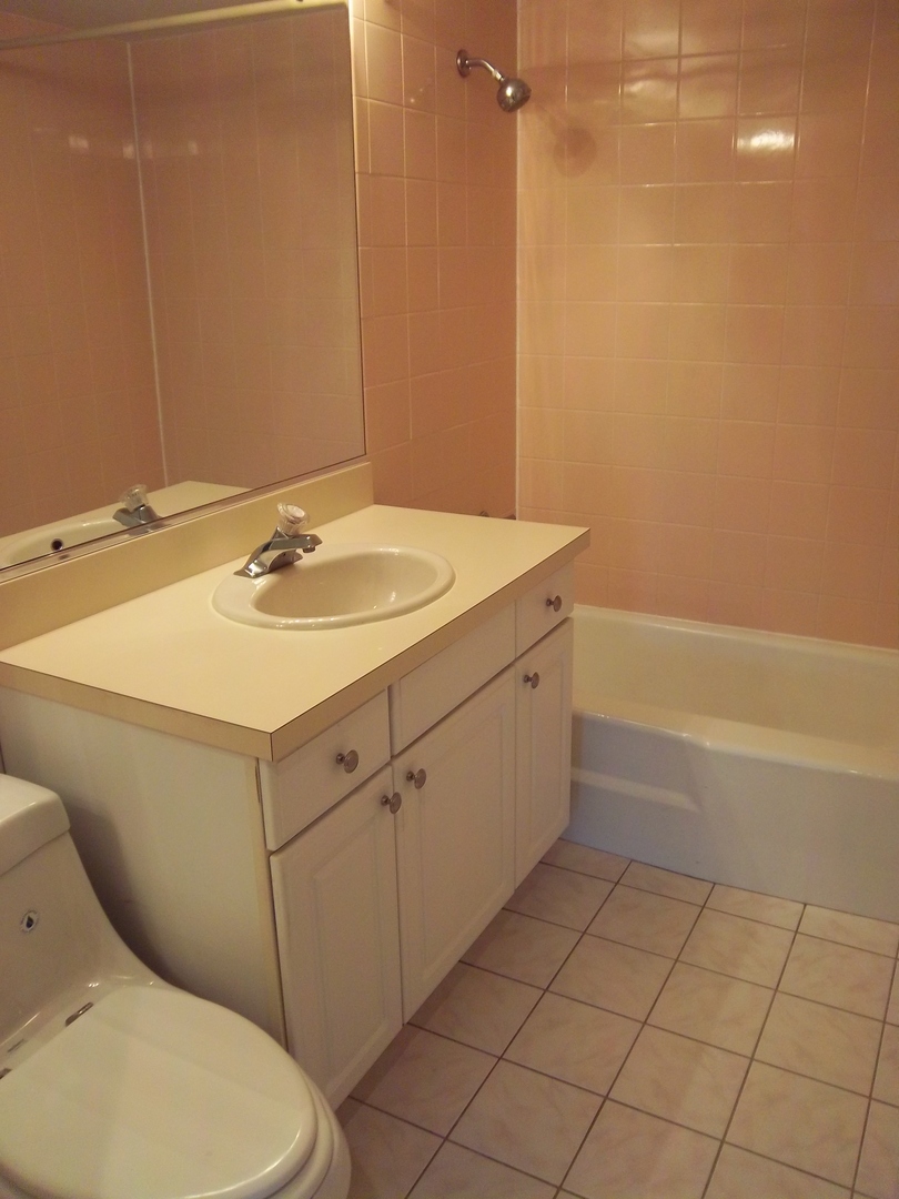 702 East Algonquin Road, Unit 109 Arlington Heights, IL 60005 - Photo 11 of 13