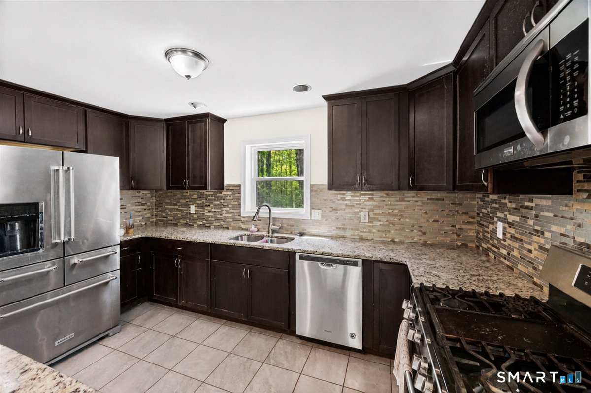 608 English Neighborhood Road Woodstock, CT 06281 - Photo 8 of 39