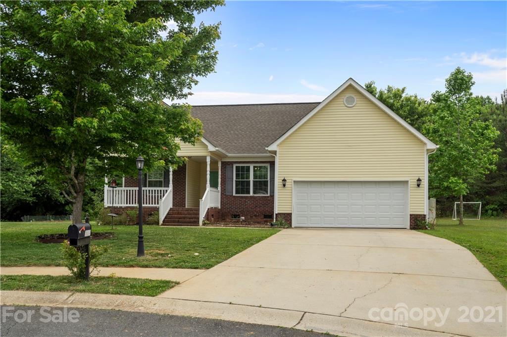 307 Lone Tree Lane Clover, SC 29710 - Photo 1 of 35 Gallery Image 1