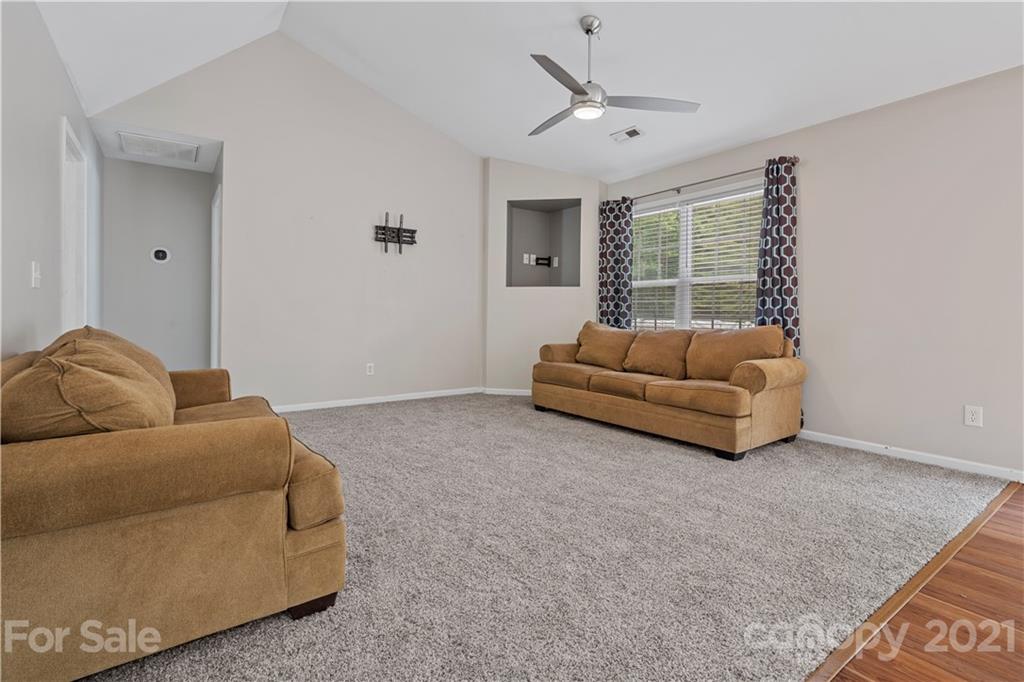 307 Lone Tree Lane Clover, SC 29710 - Photo 11 of 35 Gallery Image 11