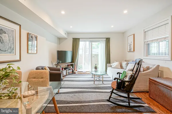 $3,675 | 1926 Bainbridge Street, Unit A, Philadelphia, PA 19146