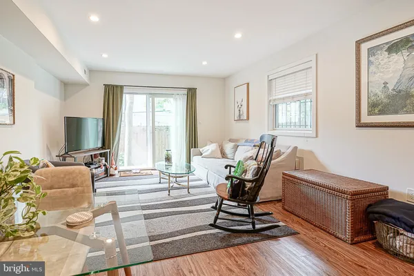$3,675 | 1926 Bainbridge Street, Unit A, Philadelphia, PA 19146