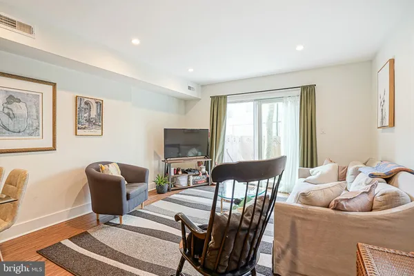 $3,675 | 1926 Bainbridge Street, Unit A, Philadelphia, PA 19146