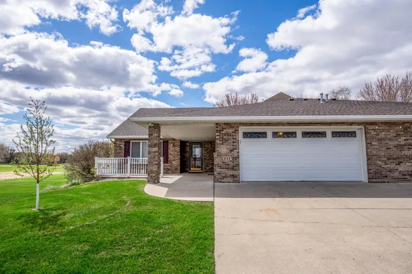 $374,000 | 211 Valley View Drive Southeast, Willmar, MN 56201