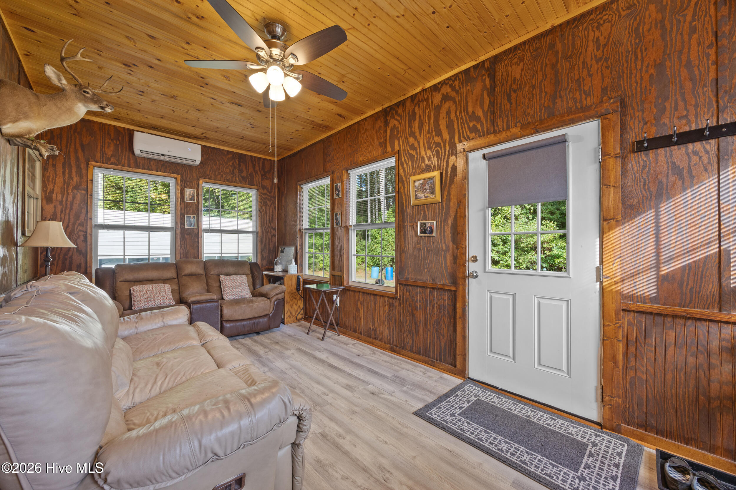 6079 Bell Williams Road Currie, NC 28435 - Photo 28 of 58 28_sun room
