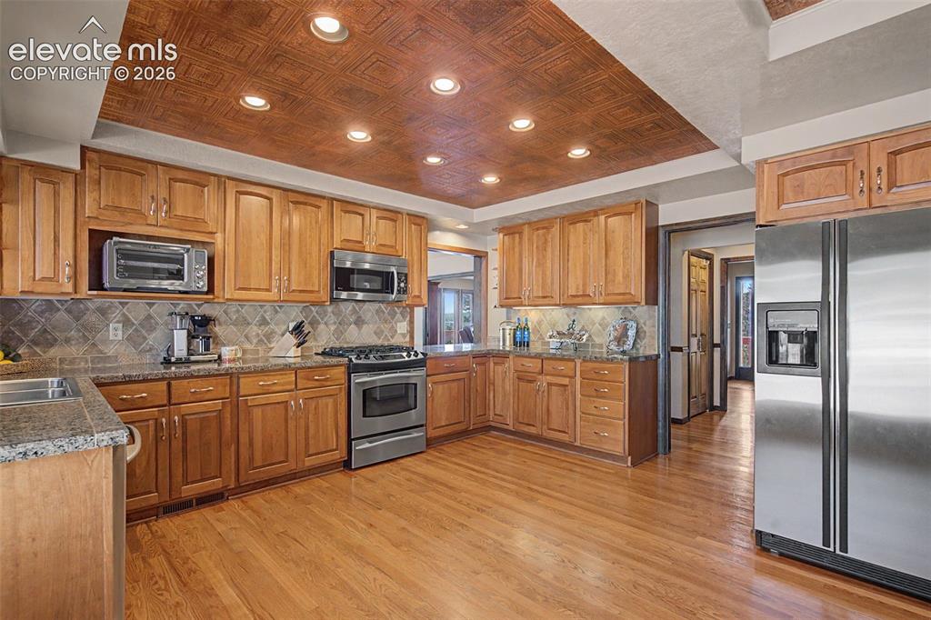 8020 Westwood Road Colorado Springs, CO 80919 - Photo 16 of 50 Custom Chef's Kitchen