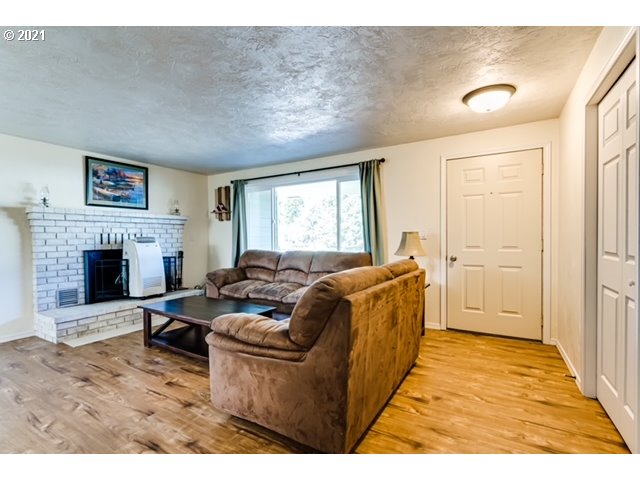 861 55th Place Springfield, OR 97478 - Photo 11 of 32