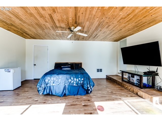 861 55th Place Springfield, OR 97478 - Photo 14 of 32
