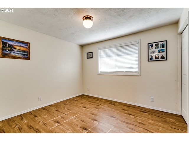 861 55th Place Springfield, OR 97478 - Photo 17 of 32
