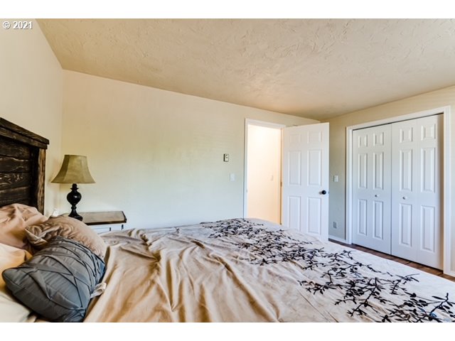 861 55th Place Springfield, OR 97478 - Photo 21 of 32